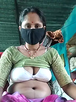 Snapshot of Hot-ilaiy chatting on September 12, 10:15 am Hot-ilaiy online show from September 12, 10:15 am