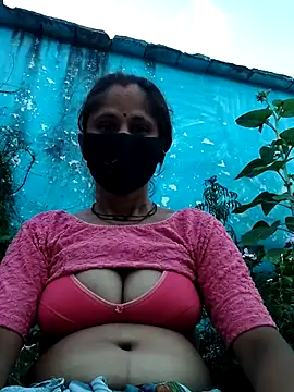 Snapshot of Hot-ilaiy chatting on October 4, 12:14 pm Hot-ilaiy online show from October 4, 12:14 pm