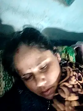 Snapshot of Hot-ilaiy chatting on November 1, 11:07 pm Hot-ilaiy online show from November 1, 11:07 pm