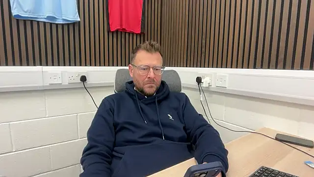 Snapshot of bilf1978 chatting on February 11, 7:24 am bilf1978 online show from February 11, 7:24 am