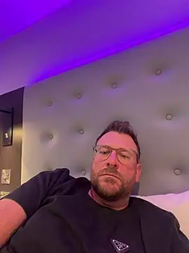 Snapshot of bilf1978 chatting on February 23, 2:03 pm bilf1978 online show from February 23, 2:03 pm