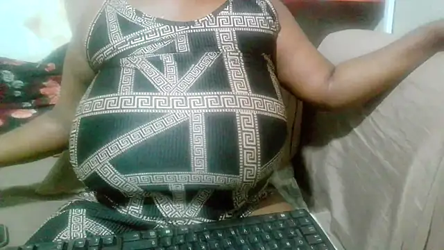 Snapshot of bustydivaxx21 chatting on September 23, 11:13 am bustydivaxx21 online show from September 23, 11:13 am