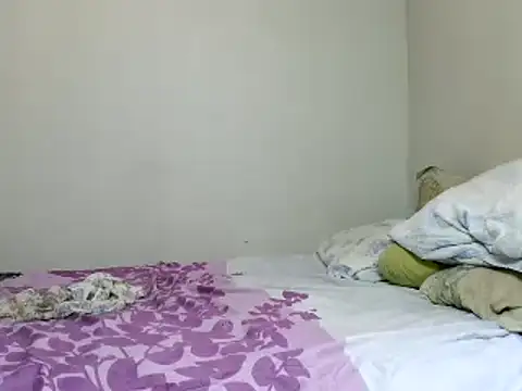 Snapshot of bustydivaxx21 chatting on December 4, 11:19 am bustydivaxx21 online show from December 4, 11:19 am