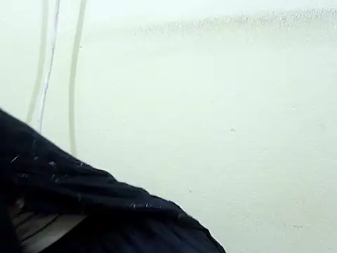 smallcuute online show from December 3, 8:18 pm