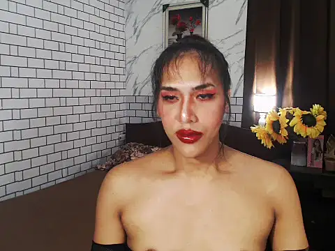 Latinahugecock online show from October 3, 9:28 am