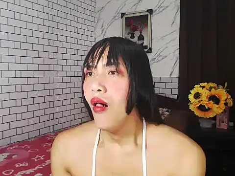 Latinahugecock online show from October 16, 5:52 am