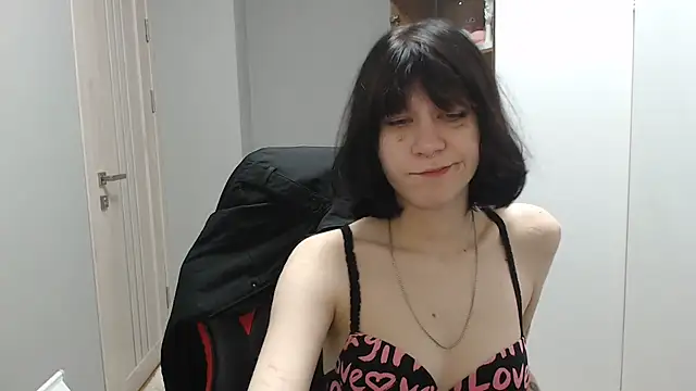 TinaQuiin online show from October 13, 8:03 am