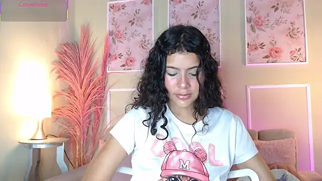 Snapshot of CurlyDani chatting on September 24, 12:19 pm CurlyDani online show from September 24, 12:19 pm