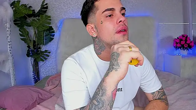 Littlepearl23 online show from November 7, 12:21 am