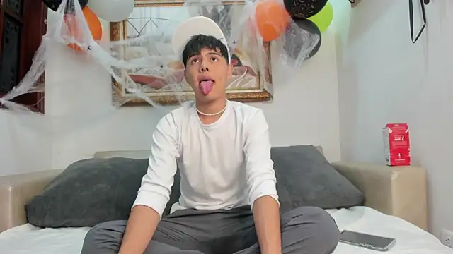 Snapshot of Felipe_Cold chatting on October 26, 3:34 am Felipe Cold online show from October 26, 3:34 am