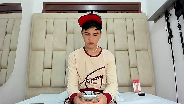 Snapshot of Felipe_Cold chatting on November 19, 2:22 am Felipe Cold online show from November 19, 2:22 am