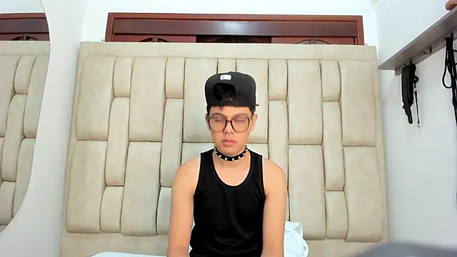 Snapshot of Felipe_Cold chatting on November 23, 2:44 am Felipe Cold online show from November 23, 2:44 am