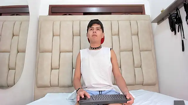 Snapshot of Felipe_Cold chatting on December 23, 2:20 am Felipe Cold online show from December 23, 2:20 am