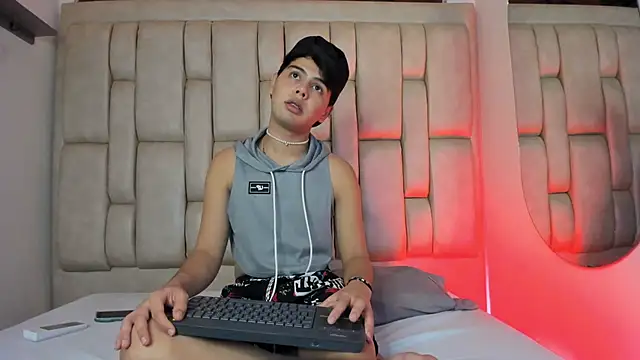 Snapshot of Felipe_Cold chatting on February 8, 2:15 am Felipe Cold online show from February 8, 2:15 am