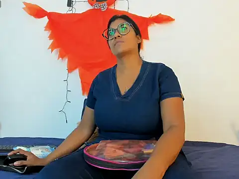  Miaa khalifa  online show from October 20, 12:16 pm