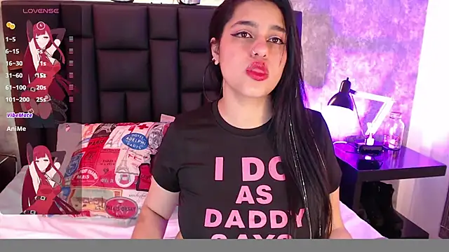 crystaldarliing online show from March 13, 3:18 pm