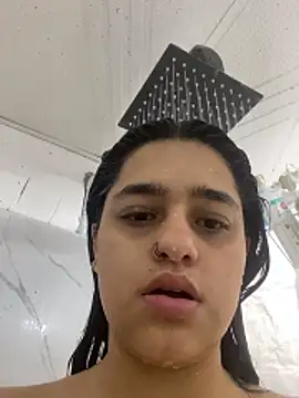 crystaldarliing online show from April 12, 10:37 pm