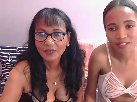 Snapshot of indian_sherryxo chatting on October 18, 9:10 am indian sherryxo online show from October 18, 9:10 am