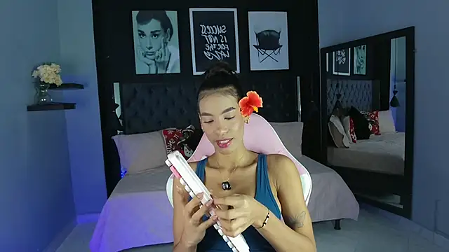 kitty collins  online show from November 23, 11:32 am