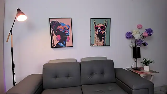 leyah  online show from March 21, 1:05 pm