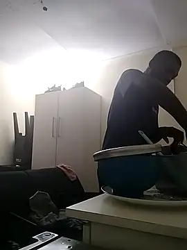 Snapshot of TmanZim2025 chatting on September 30, 4:45 pm TmanZim2025 online show from September 30, 4:45 pm