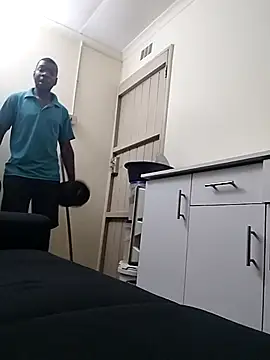 Snapshot of TmanZim2025 chatting on October 4, 6:39 pm TmanZim2025 online show from October 4, 6:39 pm