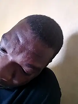 Snapshot of TmanZim2025 chatting on December 15, 11:14 am TmanZim2025 online show from December 15, 11:14 am