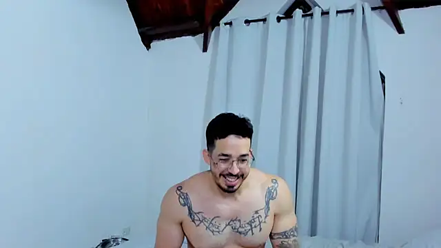 Hunter Hoott online show from December 23, 1:03 am