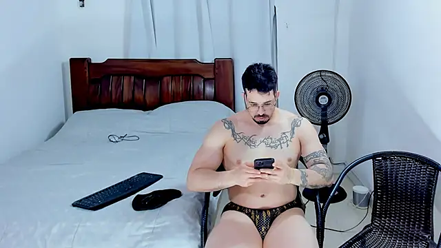 Hunter Hoott online show from July 18, 11:19 pm