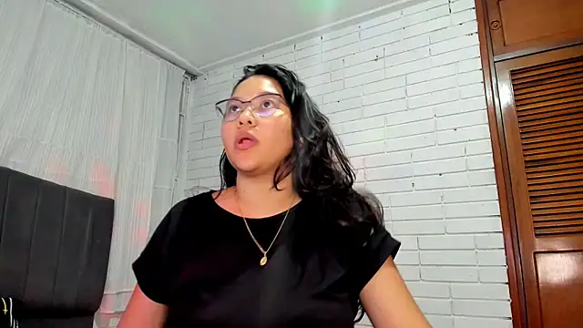 Snapshot of Naia_Stant chatting on November 11, 1:38 am Naia Stant online show from November 11, 1:38 am