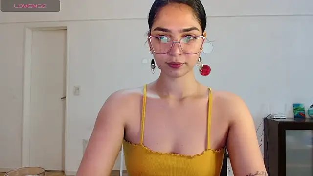Snapshot of Ariagal chatting on January 13, 6:24 pm Ariagal online show from January 13, 6:24 pm