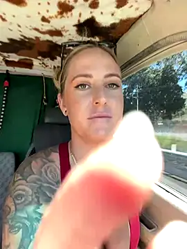 Snapshot of OdetteDelane chatting on November 20, 3:39 am OdetteDelane online show from November 20, 3:39 am