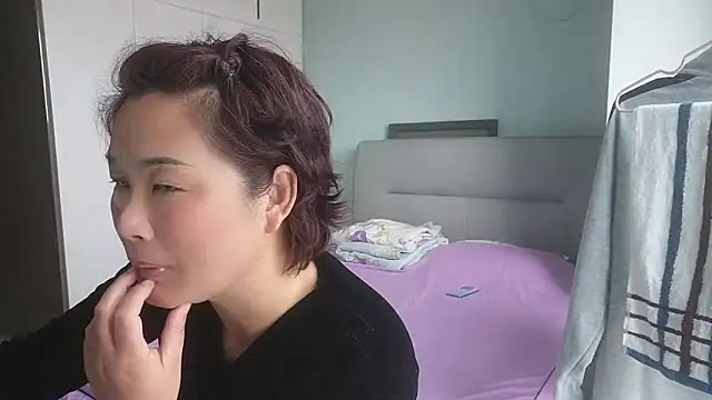 Snapshot of Eve-o chatting on September 22, 1:40 am Eve-o online show from September 22, 1:40 am