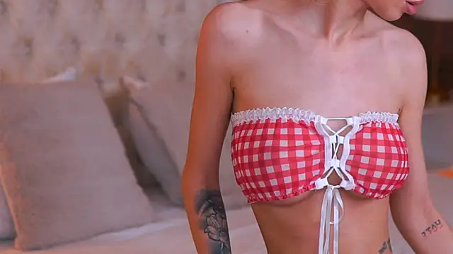 EllieRedd online show from November 15, 10:01 am