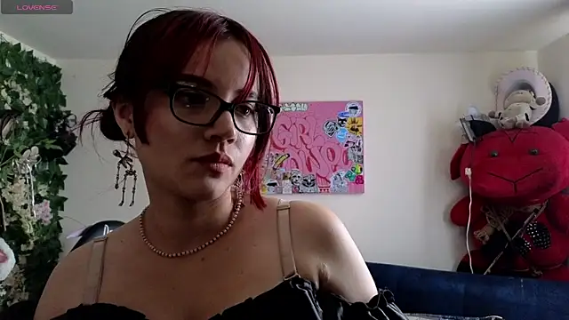MiaVelvetDoll online show from May 25, 2:45 pm