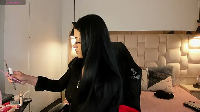 EmmaStonns online show from April 8, 12:49 pm