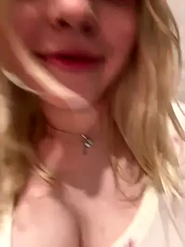 Snapshot of tamagocha chatting on December 16, 9:31 pm tamagocha online show from December 16, 9:31 pm