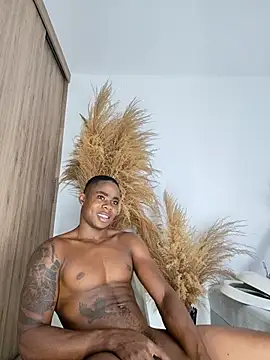 liambolt online show from October 26, 12:38 am