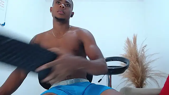 liambolt online show from June 1, 6:42 pm