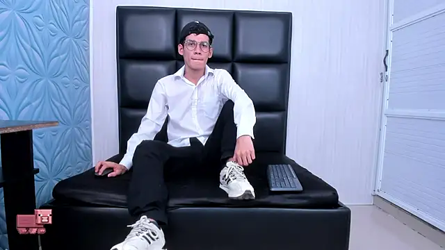 LittleMax23 online show from September 23, 12:52 pm