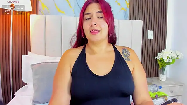 Snapshot of Victoria_Guzman chatting on April 30, 4:24 pm Victoria Guzman online show from April 30, 4:24 pm