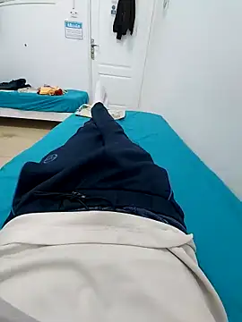 Snapshot of RaoufDz17cm chatting on October 18, 9:59 pm RaoufDz17cm online show from October 18, 9:59 pm