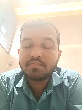 Snapshot of VJ17 chatting on December 5, 5:05 am VJ17 online show from December 5, 5:05 am