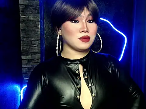 pretty lassy online show from September 18, 9:44 am