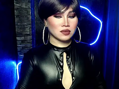 pretty lassy online show from September 28, 8:09 am