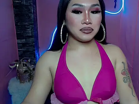 pretty lassy online show from November 18, 4:22 pm