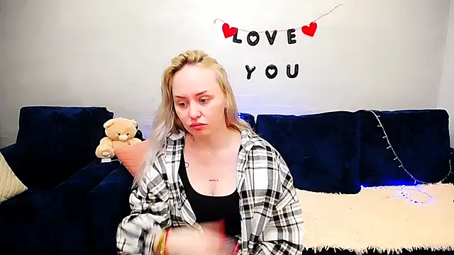 LiluMoon   online show from March 29, 3:34 pm