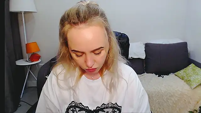 LiluMoon   online show from April 2, 6:38 pm