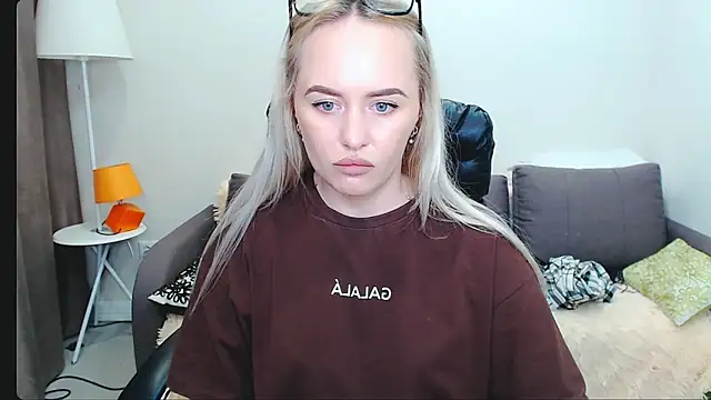 LiluMoon   online show from April 4, 3:09 pm