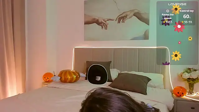 Lisa Blossom online show from November 3, 6:03 am